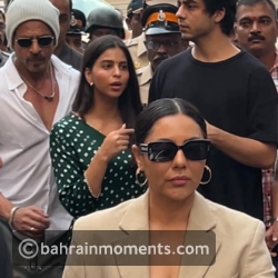 Shah Rukh Khan with his wife Gauri Khan and children Suhana and Aryan